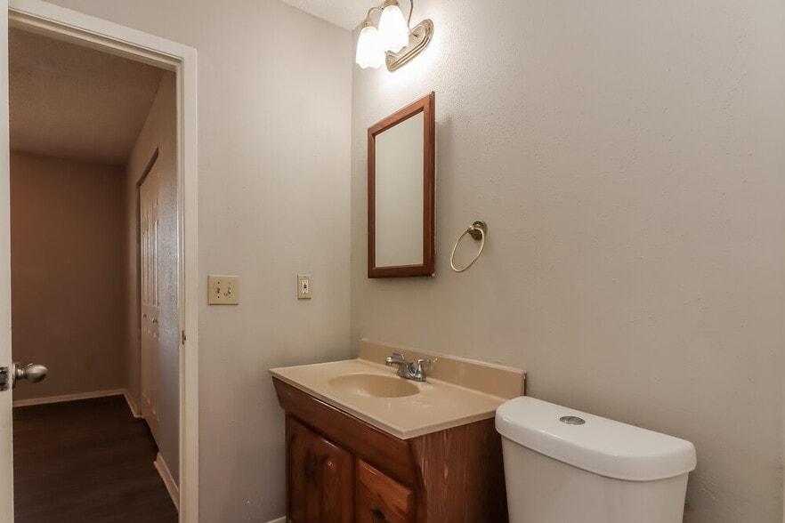 Building Photo - 17728 Northhagen Dr