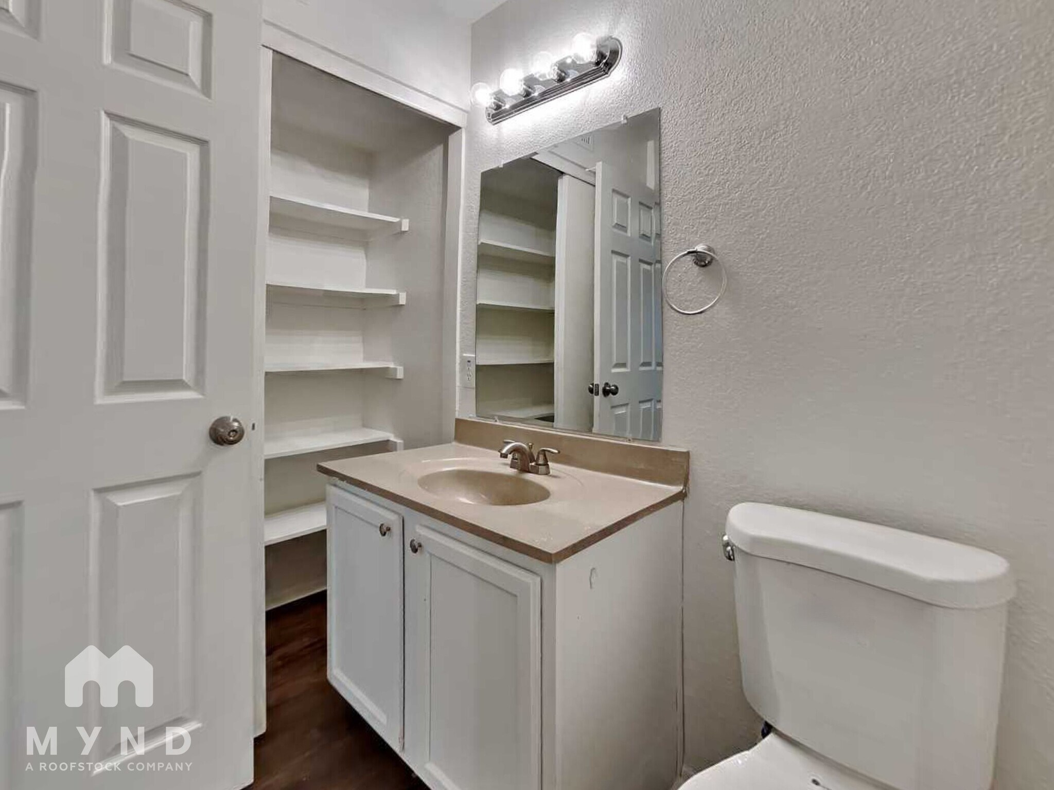 Building Photo - 8913 W Fairmount Ave