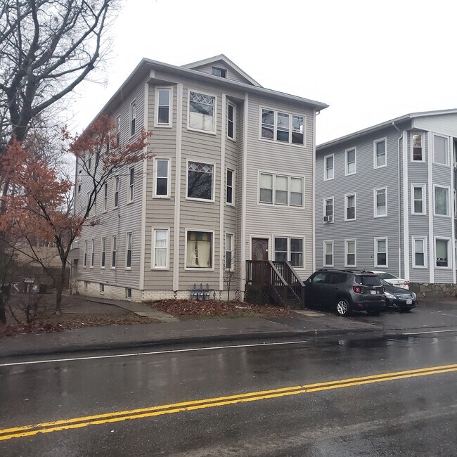 Primary Photo - 75 Mill St