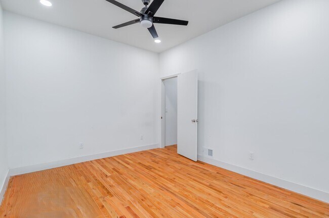 Building Photo - 118 Newman Ave