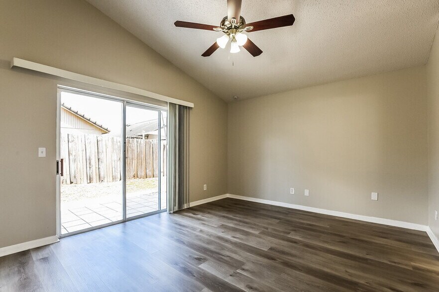 Building Photo - 8782 Foley Dr