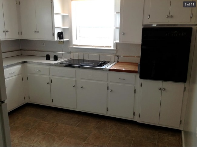 Building Photo - 111 E Monmouth St