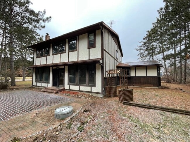 Building Photo - 5341 Bees Ln