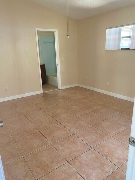 Building Photo - 4 Prosperity Ln