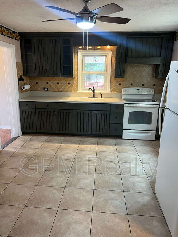 Building Photo - 1244 Mountain View Rd