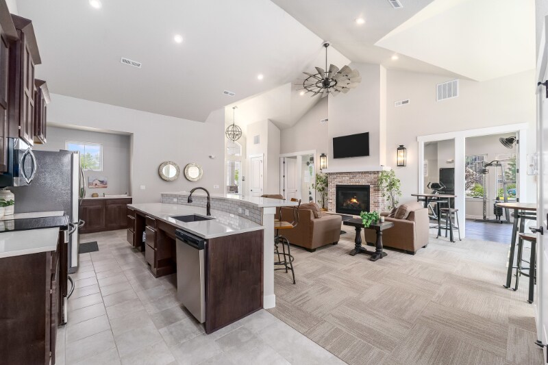 Building Photo - 4612 Hahns Peak Dr