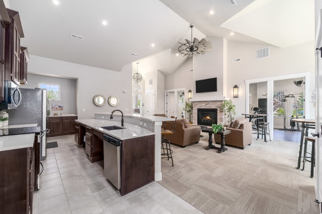 Building Photo - 4612 Hahns Peak Dr
