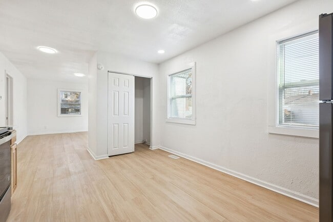 Building Photo - Newly renovated! Beautiful 2 bed, 1 bath home in historic Cradock.