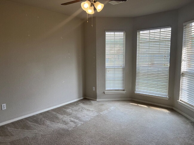 Building Photo - "Charming 3-Bedroom Home with 2 Full Baths in Fort Smith – Perfect Blend of Space and Comfort!"