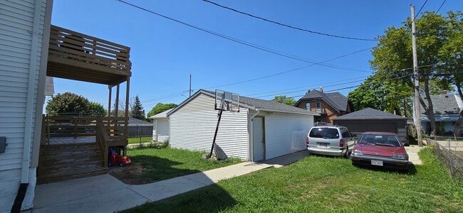Building Photo - 3834 E Edgerton Ave