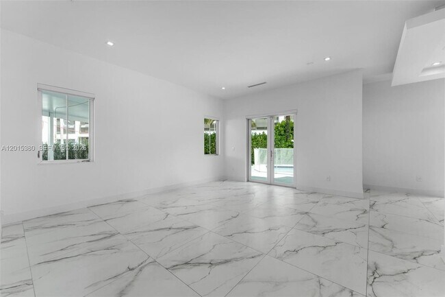 Building Photo - 8221 NW 34th St