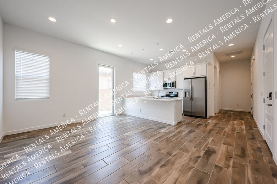 Building Photo - 23075 E Lords Wy