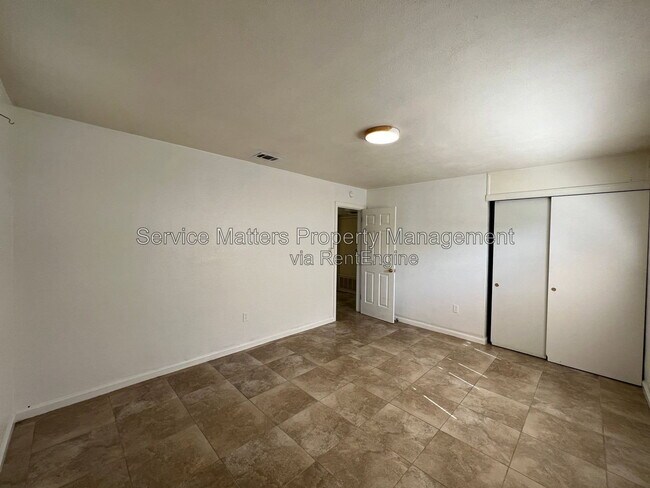 Building Photo - 121 Berkley Dr