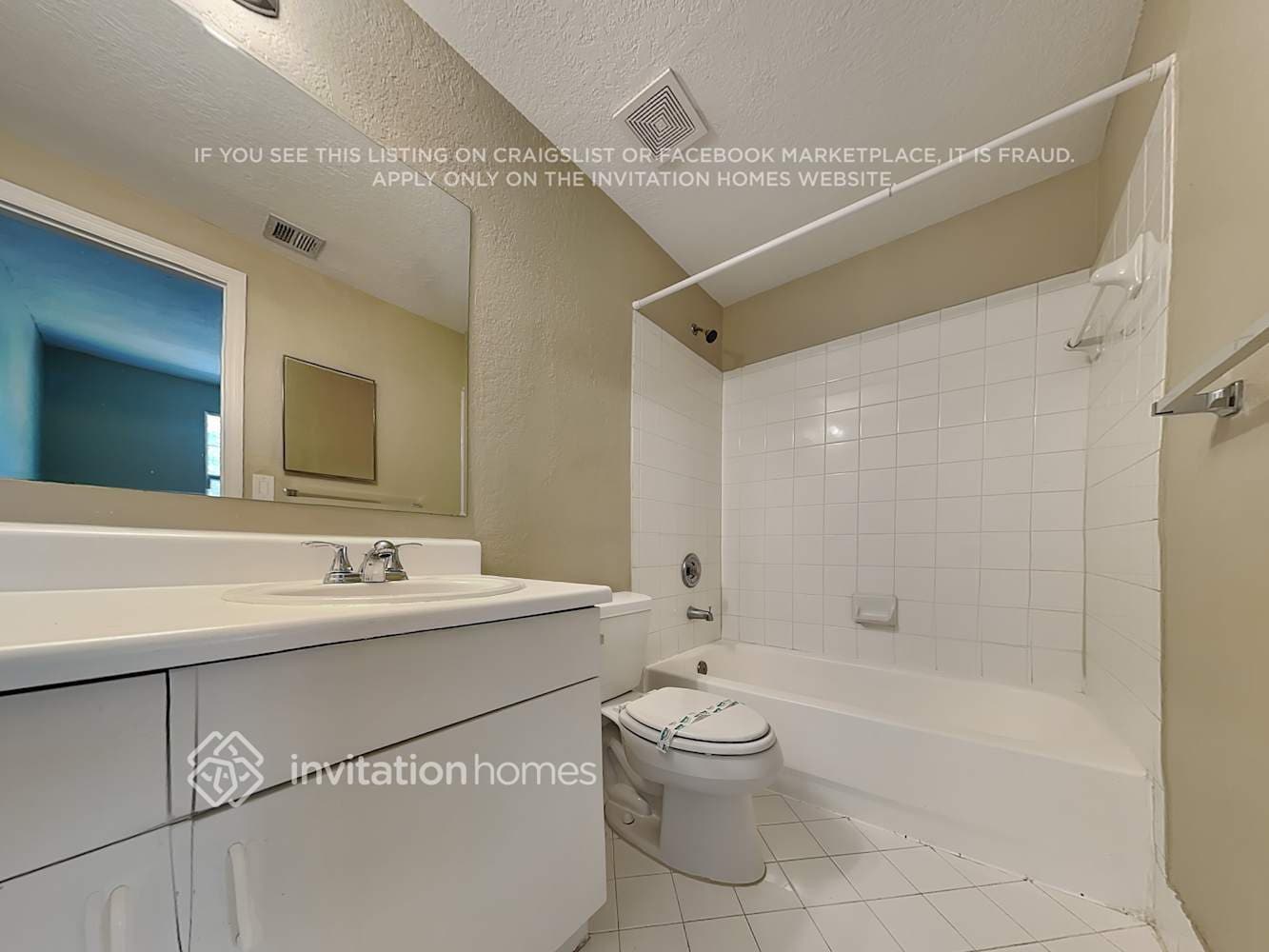 Building Photo - 1392 Coronado Rd