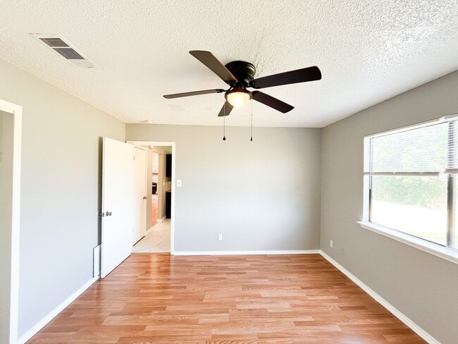 Building Photo - Available NOW!!!! This charming 2 story, 4...