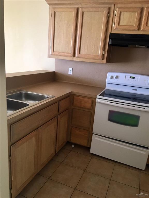 Building Photo - 27 Lilia Dr