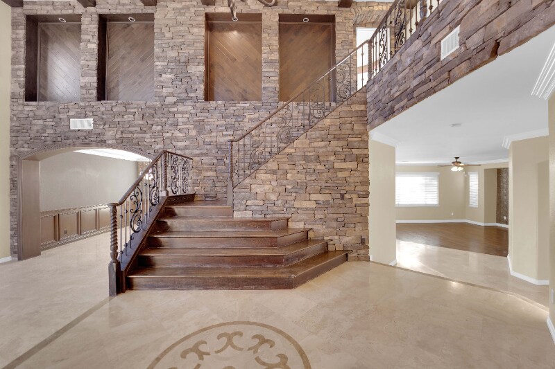 Building Photo - 10057 Portula Valley St