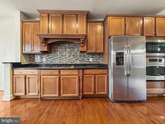 Building Photo - 42365 Pine Forest Dr