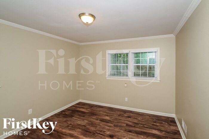 Building Photo - 1416 Brewster Cir