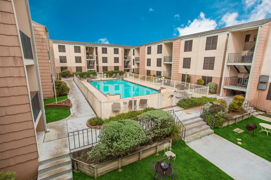 The Joplin at Crestview Apartments 7401 N Lamar Blvd Austin TX 78752