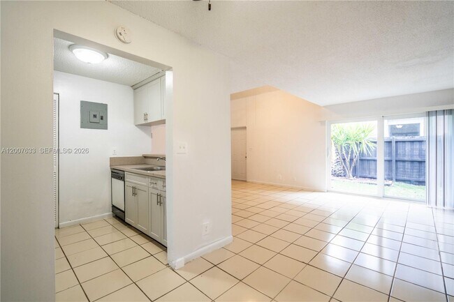 Building Photo - 600 N Rio Vista Blvd