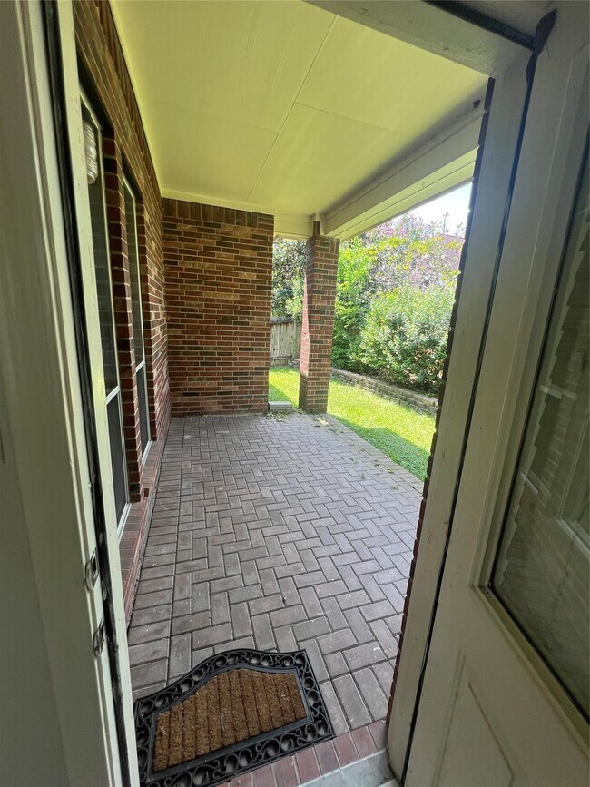 Building Photo - 18518 Dural Dr