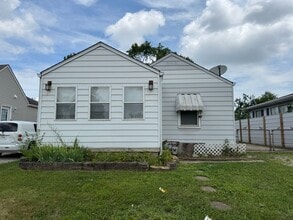 Building Photo - 2342 E Legrande Ave