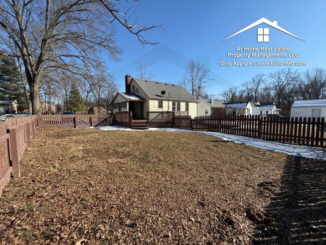 Building Photo - 707 Hollyhock Dr