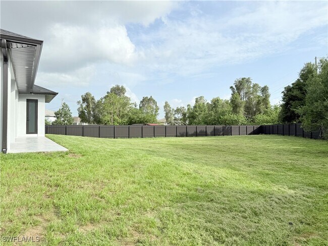 Building Photo - 702 Zemil Ct