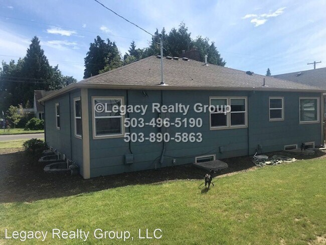 Building Photo - 4 br, 2 bath House - 3935 SE Harrison St