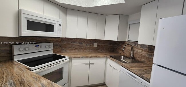 Building Photo - 8255 Lake Dr