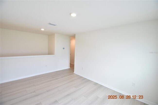 Building Photo - 8075 Broad Pointe Dr
