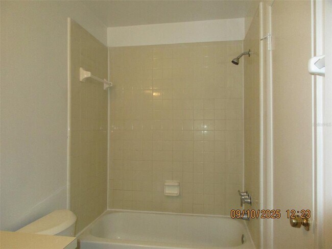 Building Photo - 131 Jones Ln