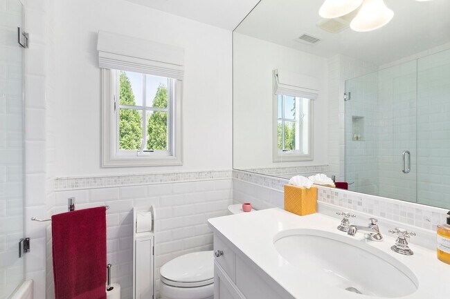 Building Photo - 23 Pierpont St