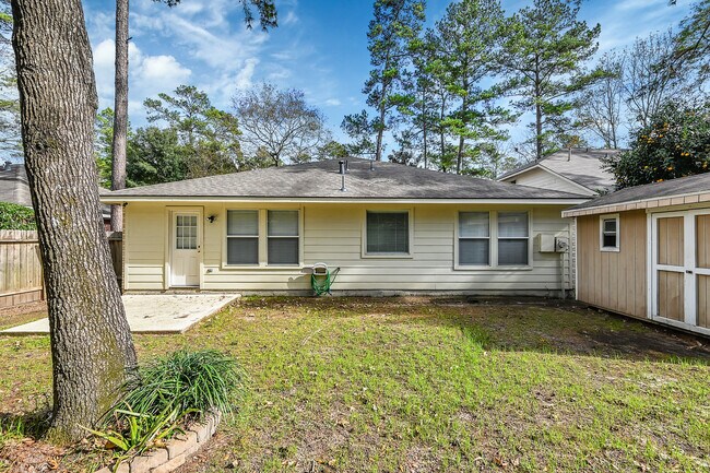Large Backyard with Storage Shed - 198 W Misty Dawn Dr