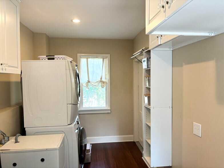Laundry Room - 61 Park St