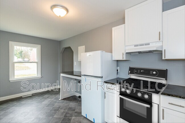 Building Photo - 1729 Dallas St