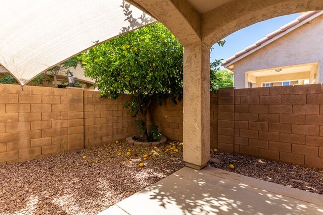 Building Photo - 3 Bedroom, 2 bath home in the heart of Gilbert!