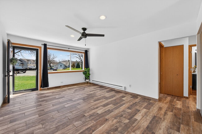 Building Photo - 1140 Ohio Ct