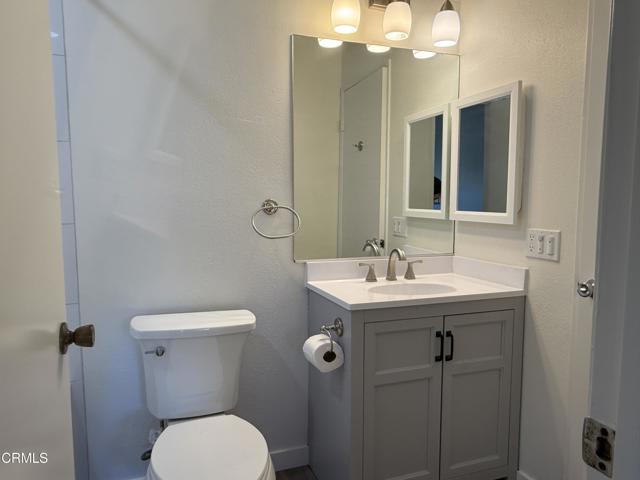 Building Photo - 832 E Garfield Ave