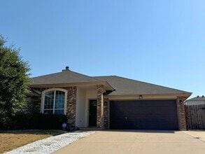 Building Photo - 3610 Fox Glove Ln