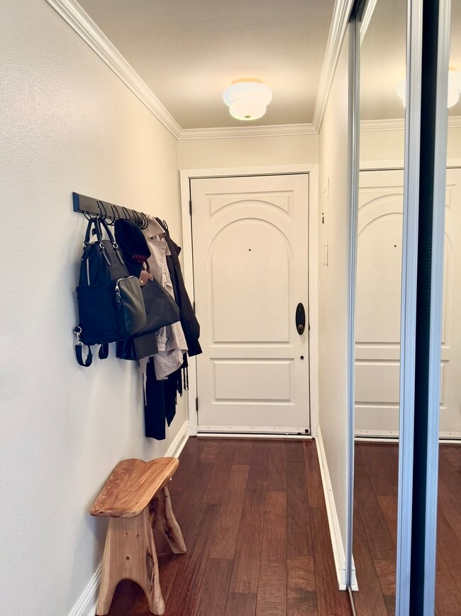 Building Photo - 334 Lakeside Ave S