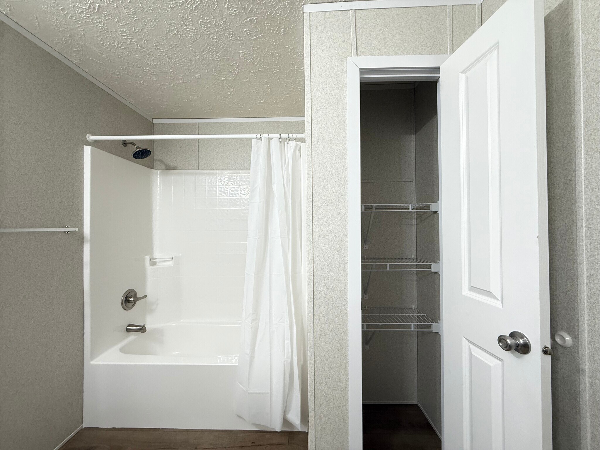 Building Photo - 29652 Cambridge Ct