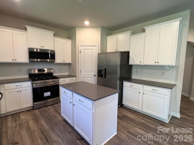 Building Photo - 202 Tackle Box Dr