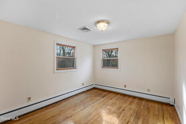 Building Photo - 167 Wood Dale Dr