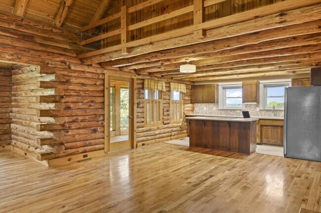 Building Photo - 118 Agape Wy