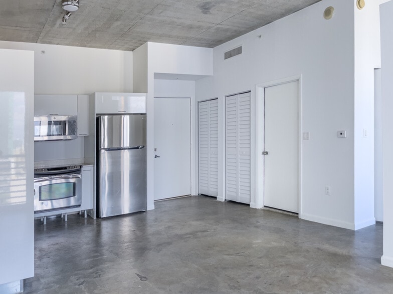 Building Photo - 133 NE 2nd Ave