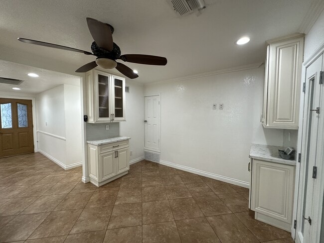 Building Photo - 4611 Harrison St