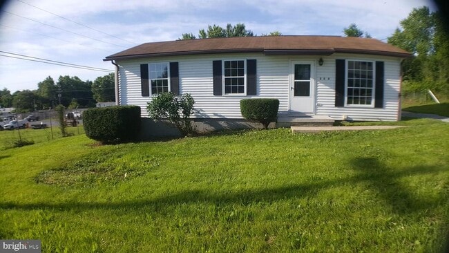 Building Photo - 200 Peach Tree Dr
