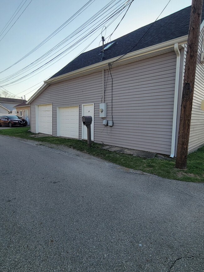 Building Photo - 4 N Anderson St